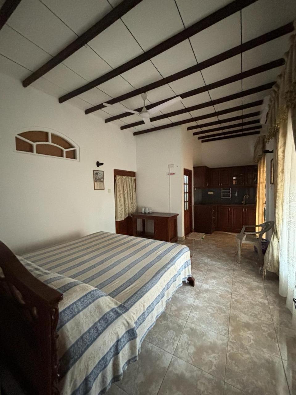 Village Inn Resort Negombo Rum bild